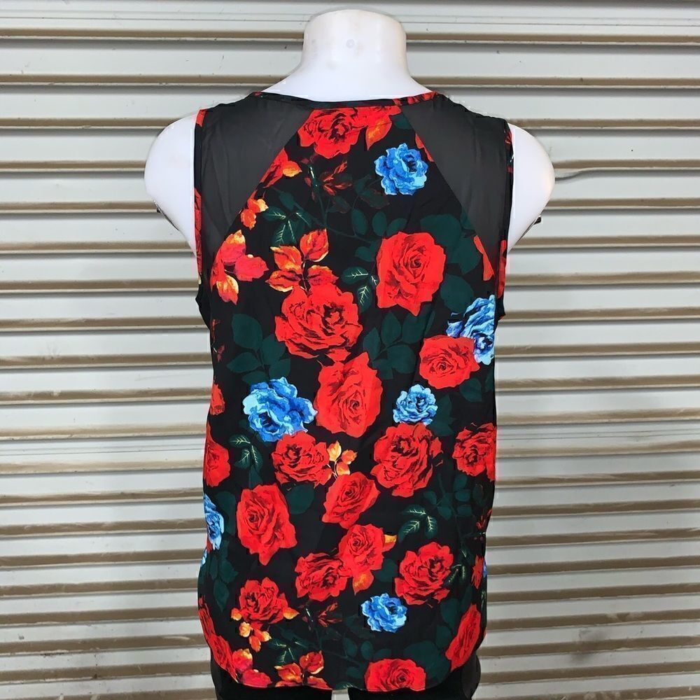Vince Camuto sleeveless top rose print - Picture 6 of 7